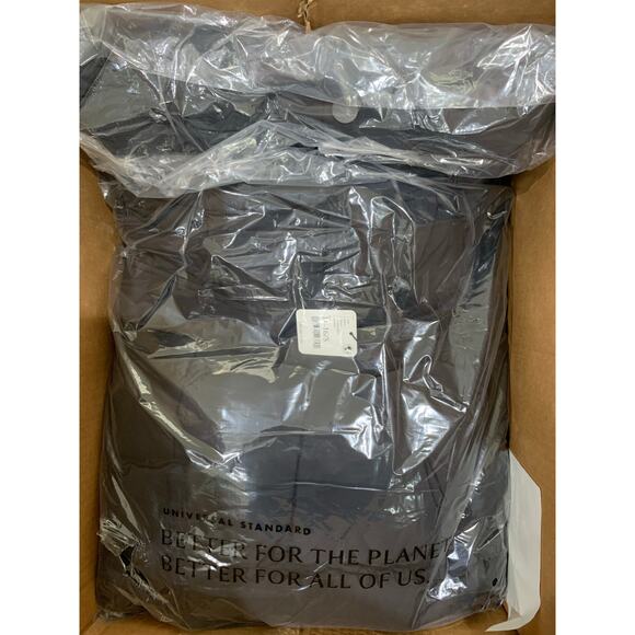 NWT Free People Universal Standard Everest Puffer Jacket XL 14/16 Hooded Black - Picture 5 of 7